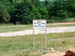 V31ADgiveWaySign.jpg (214366 bytes)